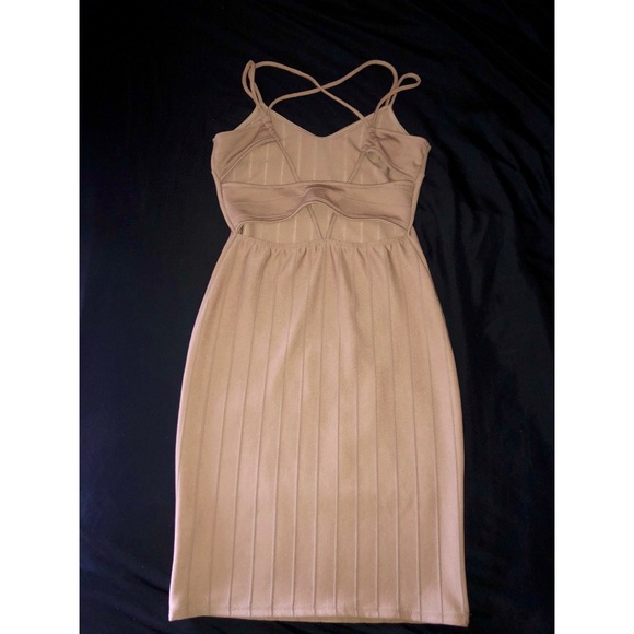 Dress - Picture 2 of 3